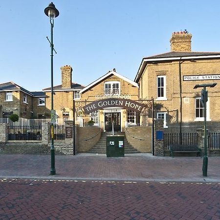 Hotel The Golden Hope Wetherspoon Sittingbourne Exterior foto